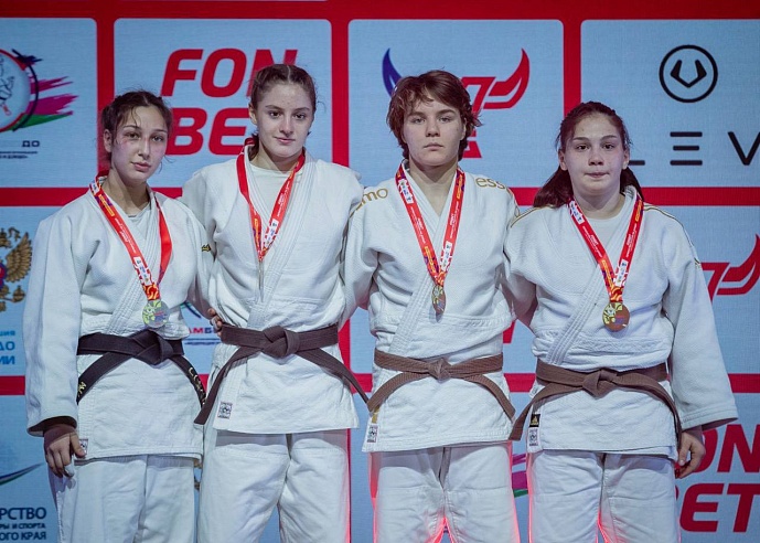 Братья из Саратова боролись друг против друга на соревнованиях по дзюдо