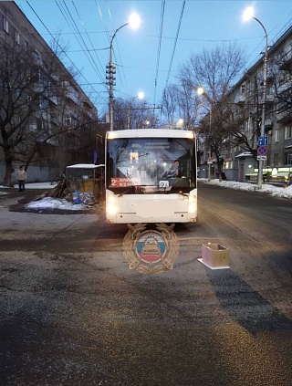 В центре Саратова водитель троллейбуса сбил женщину