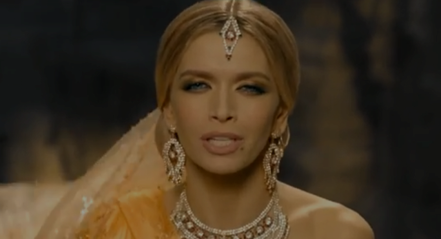 Бывшая звезда российских корпоративов отказалась от русского языка и российской публики 