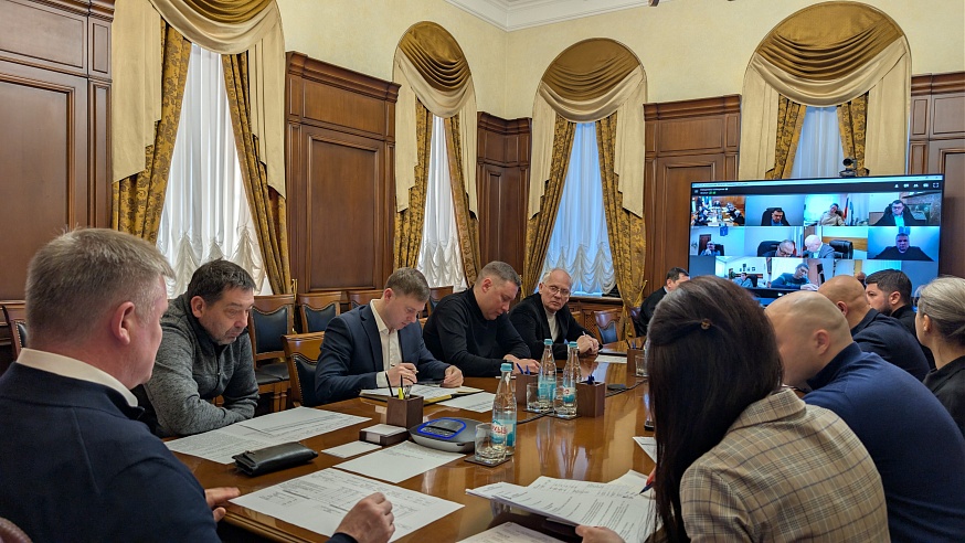 Исаев потребовал наказать управляющие компании, игнорирующие уборку дворов