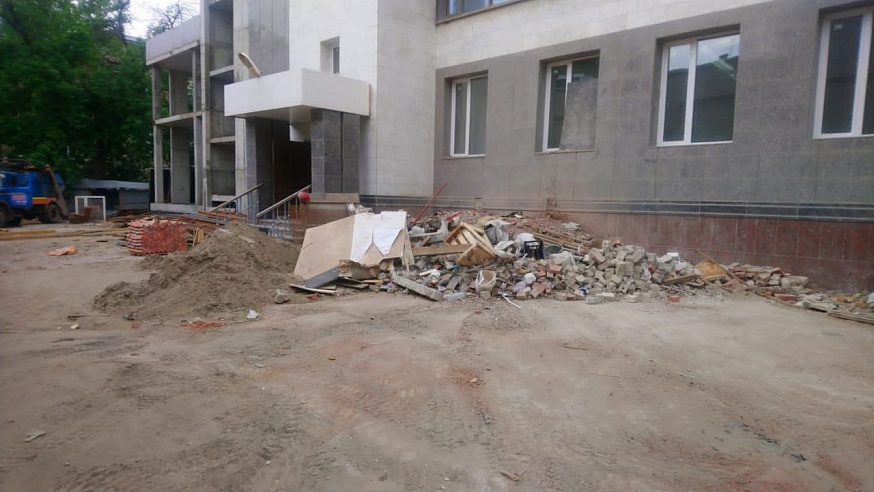 Две саратовских строительных организации хотят включить в реестр недобросовестных подрядчиков