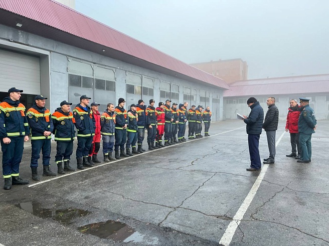 В Саратове 17 новичков получили статус спасателя