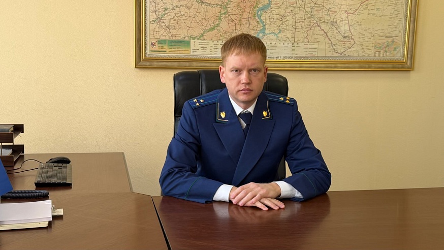 В Энгельсе и в двух районах Саратова назначили новых прокуроров