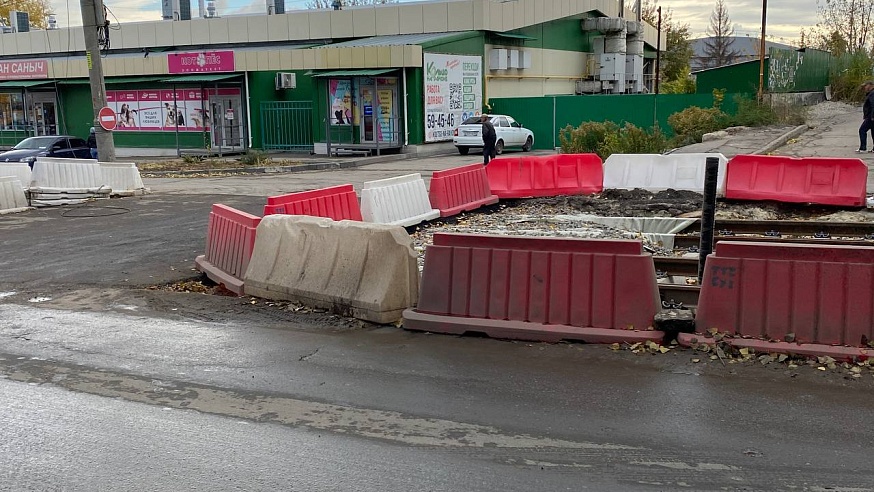 Свободный перекресток: на некоторых участках оставили старые рельсы и асфальт