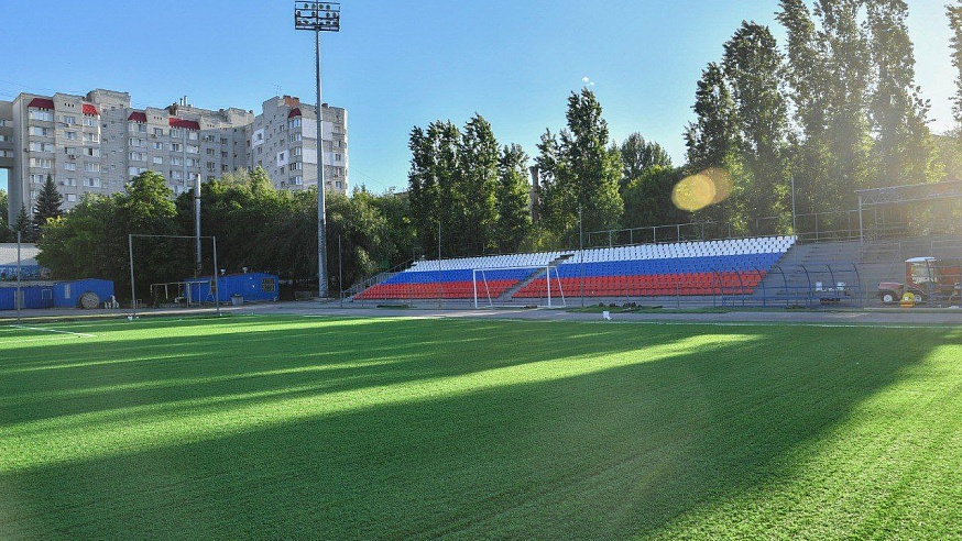 Футбольный стадион в Саратове отремонтируют к июлю