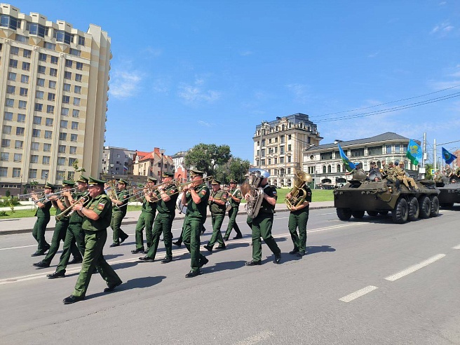 Саратов отпраздновал 95-ю годовщину образования Воздушно-десантных войск