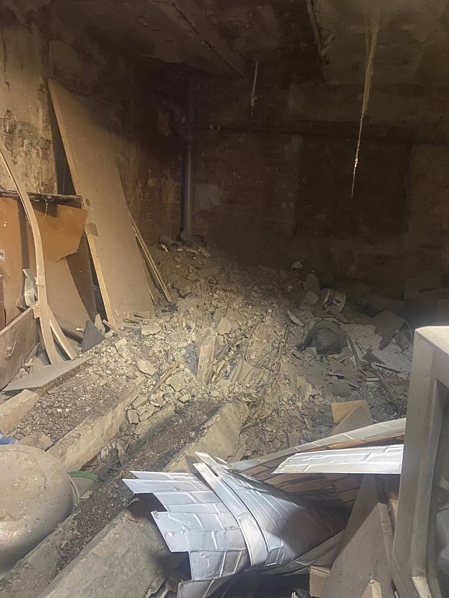 В Саратове в доме на Лунной обрушилось перекрытие подвала