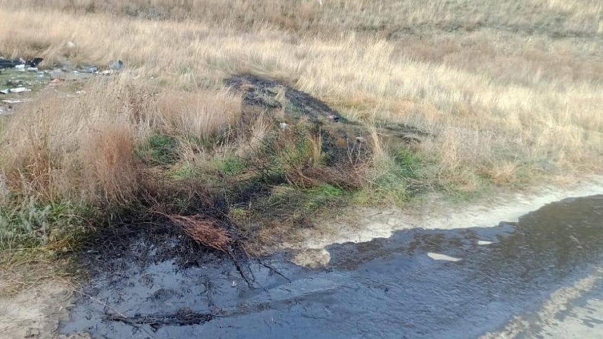 Мэрия: Разлив нефти на Увеке в Заводском районе Саратова устранен