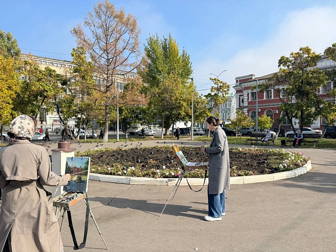 В Саратове студенты рисовали макет будущего монумента Боголюбову