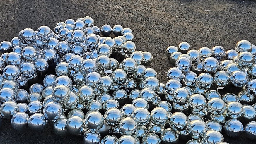 В Саратове на новогоднюю елку повесят 200 шаров