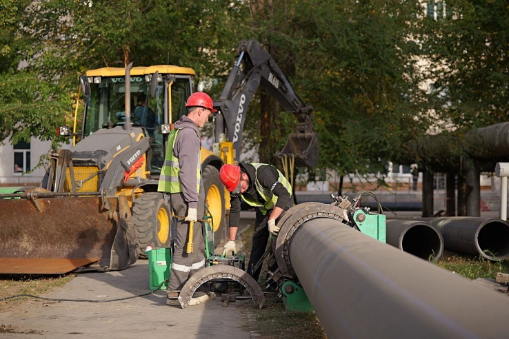 Бусаргин проконтролировал ход реконструкции сложных участков водоканала в Саратове