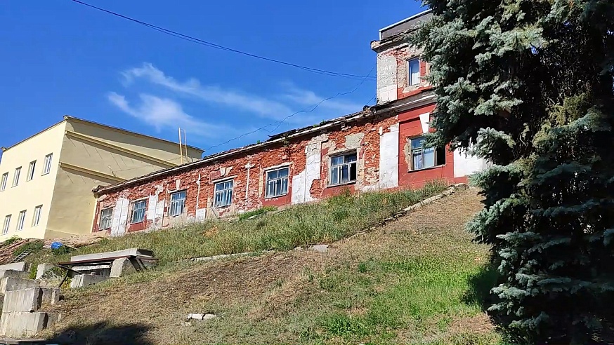 В Саратове ремонтируют одно из зданий водопроводного комплекса