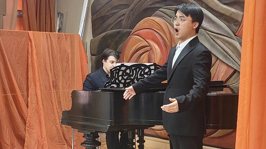 Китайские студенты устроили концерт в музее Саратова