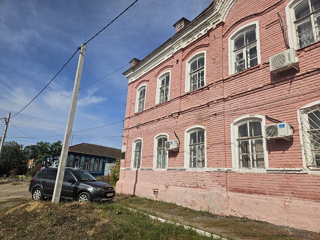 В Петровске открыли сквер "Ревизор"