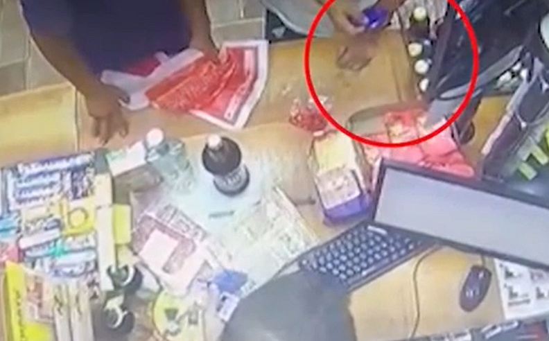 Саратовец украл карту и устроил "попойку" с незнакомцами