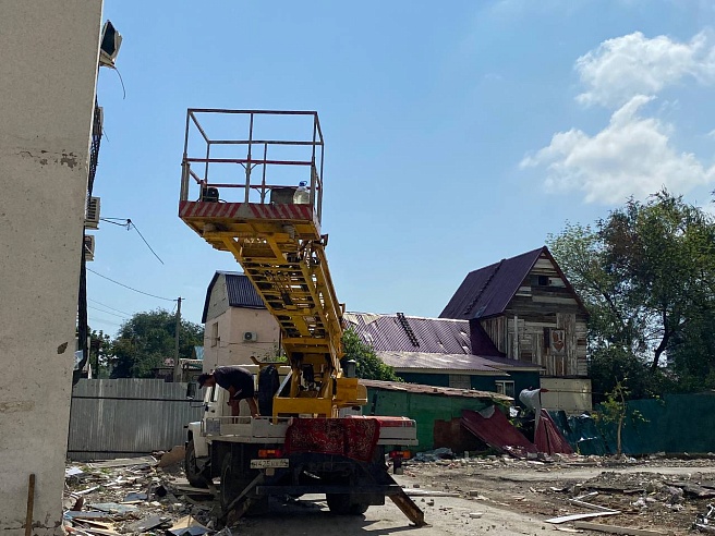 На Блинова идет укрепление дома №4 после взрыва газовоздушной смеси в доме №2