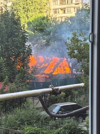 В Саратове произошел пожар на станции техобслуживания