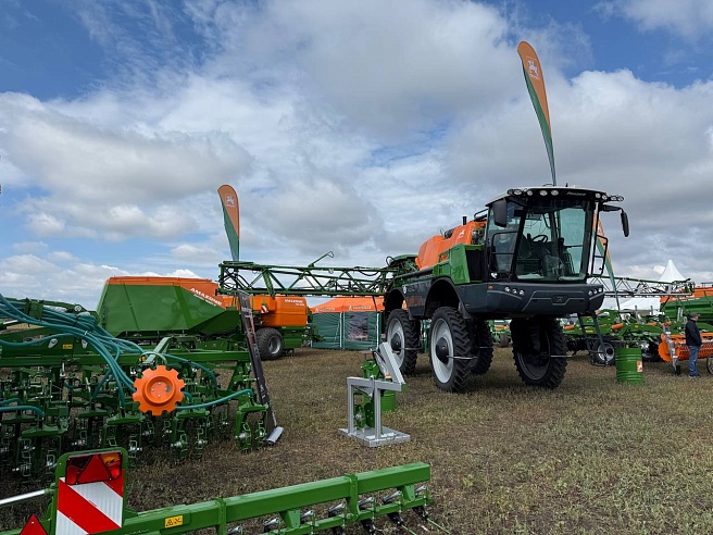 На "Дне поля" в Саратове прошла выставка сельскохозяйственной техники
