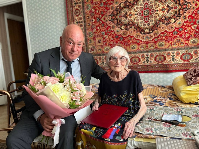 Саратовский ветеран Елена Власова отметила 107-й день рождения