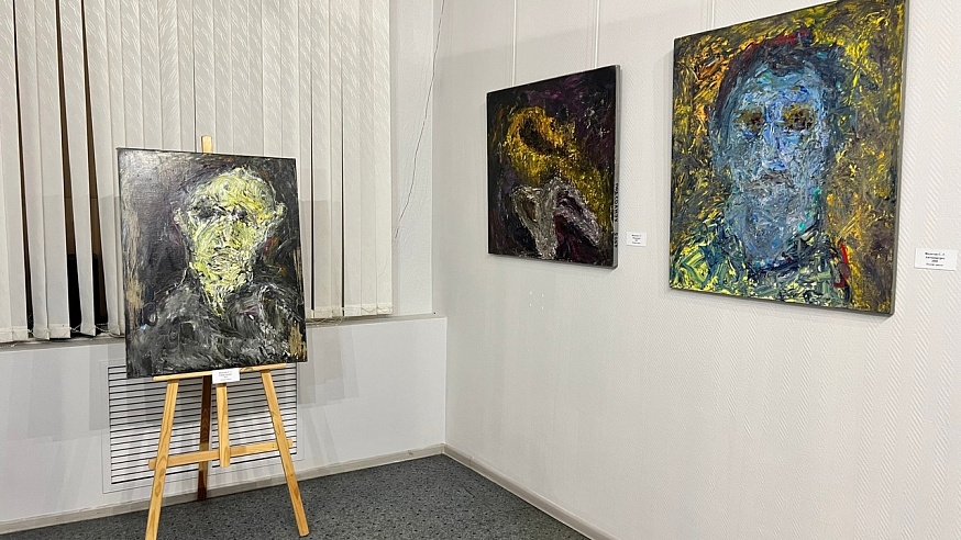 В Саратове открылась художественная выставка Сергея Федотова