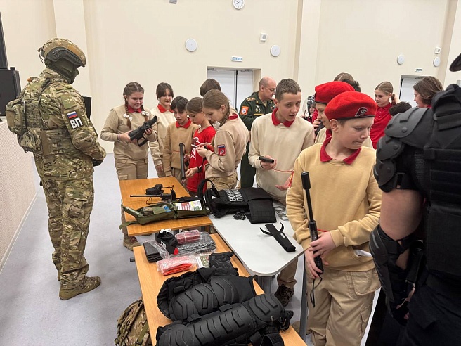 Саратовским школьникам рассказали о службе в военной полиции