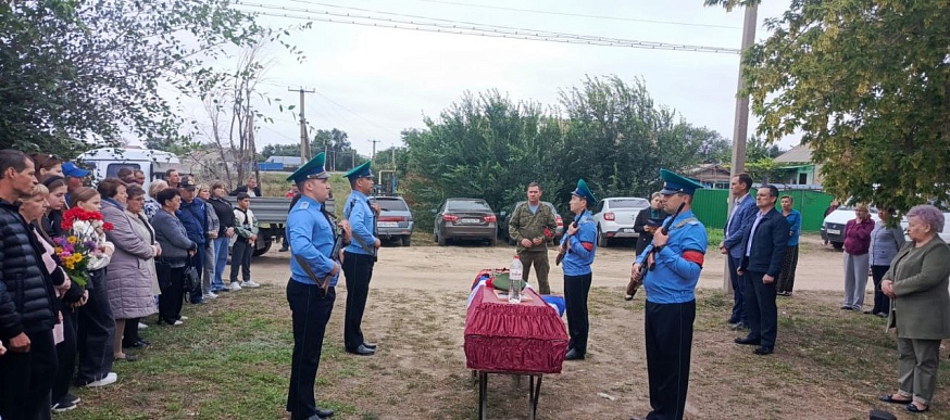 Геройски погибшего воина Сергея Донку проводили в последний путь в Новоузенском районе