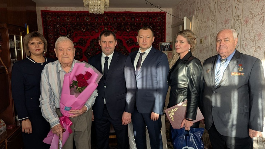 Вековой юбилей отметил ветеран Великой Отечественной войны из Балакова