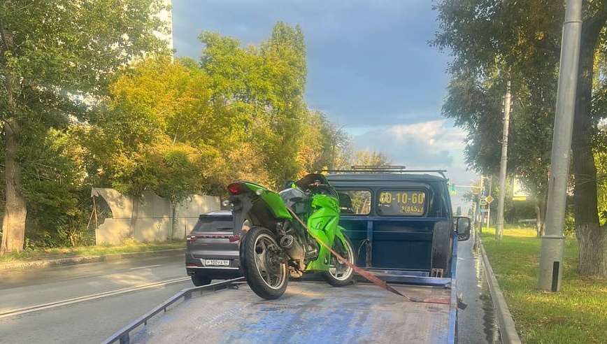 19-летний саратовский мотоциклист лишился байка за езду без прав 