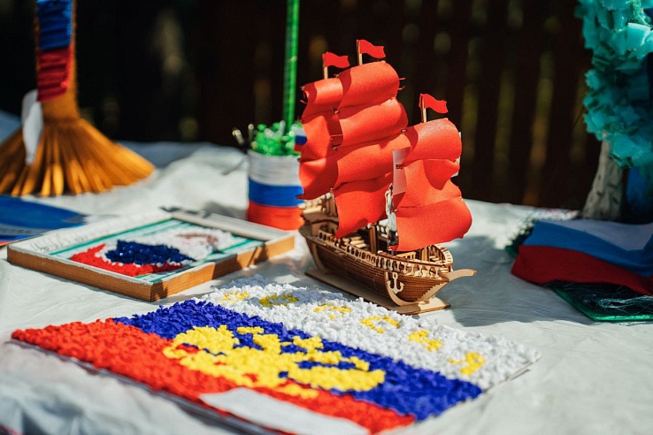 В "Национальной деревне" прошла акция для детей "Символы российского единства"