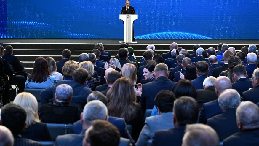 Делегаты съезда «Единой России» консолидированно поддержали выдвижение Владимира Путина на президентские выборы
