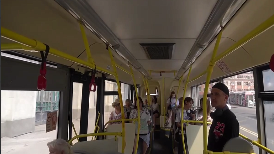 На дороги Саратова вышли автобусы №90 с кондиционерами