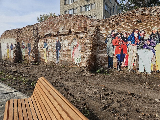 В Петровске открыли сквер "Ревизор"