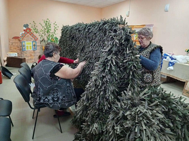 Бойцы из саратовского госпиталя получили посылки с пирогами и сгущенкой