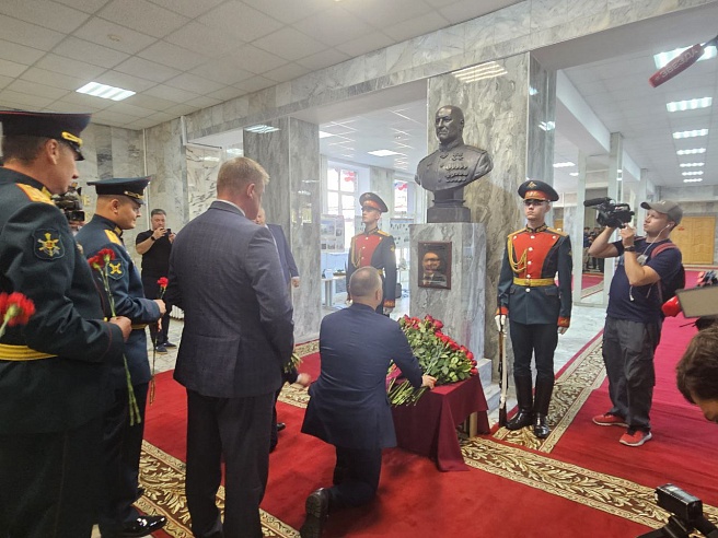 В Саратове в торжественной обстановке открыли высшее военное училище химзащиты