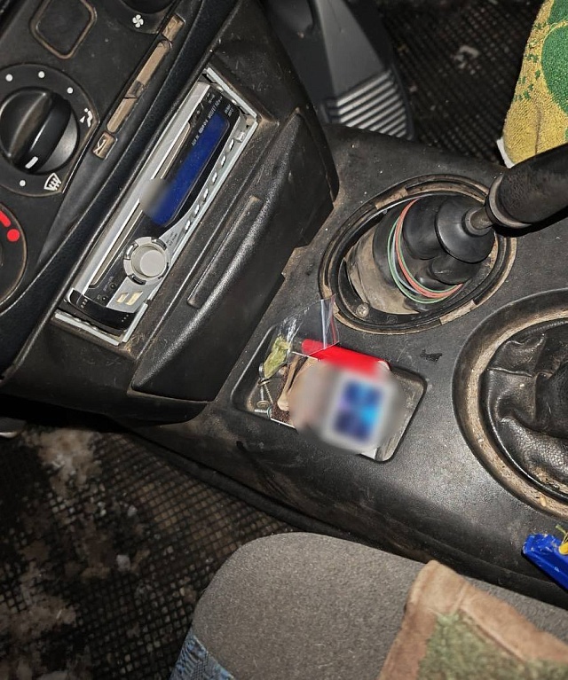 Сбыт в момент сделки и три куста в теплице: саратовцу грозит до 10 лет по "наркотической" статье