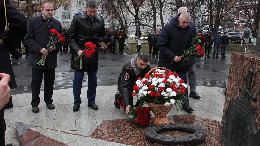 В Саратовской области почтили память погибших сотрудников органов внутренних дел