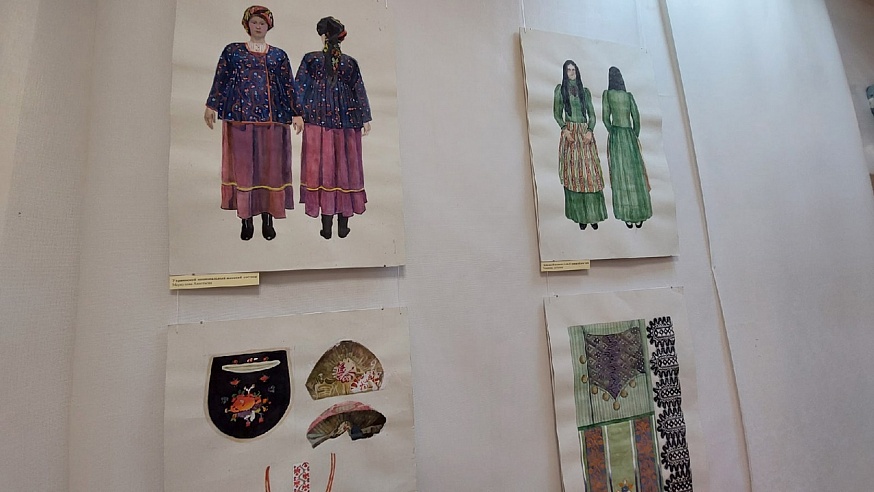 В саратовском музее на открытии выставки сыграли на калюке