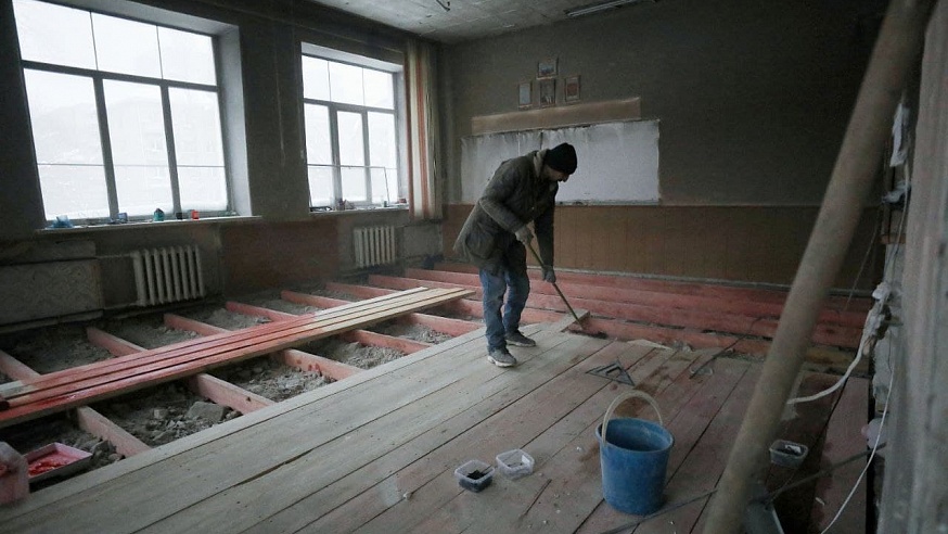 В школе №18 Саратова продолжается ремонт после пожара