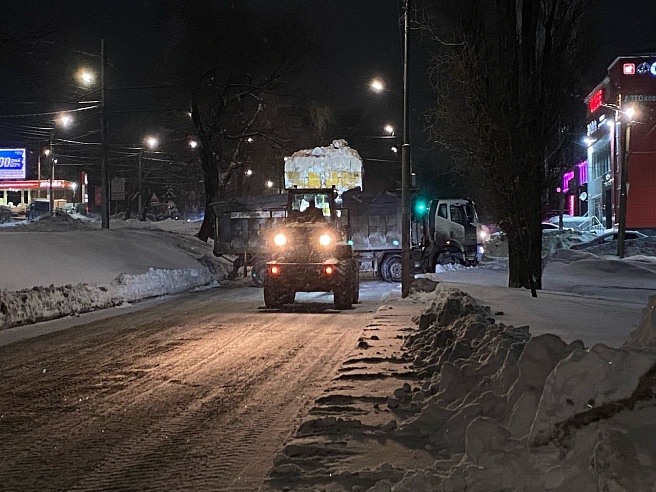 На дороги Саратовской области вышло 189 единиц снегоуборочной техники