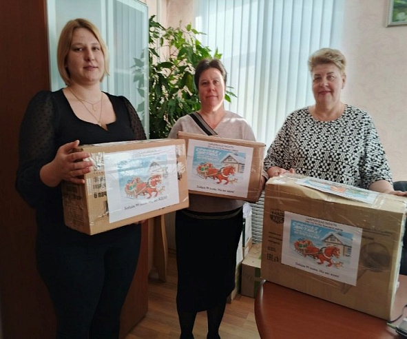 Волонтеры из Саратовской области отправили новогодние подарки на фронт