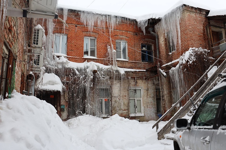 За прошедшие сутки с улиц Саратова вывезено более 45 тысяч кубометров снега