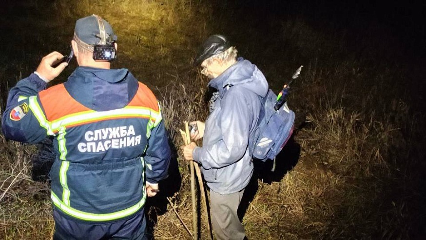 В лесу под Саратовом спасатели нашли заблудившегося рыбака