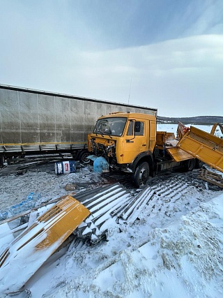 Под Хвалынском в массовом ДТП погиб один и пострадали два человека