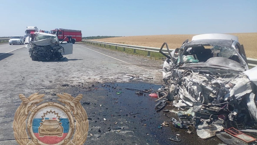 При столкновении трех иномарок под Саратовом пострадали двое водителей