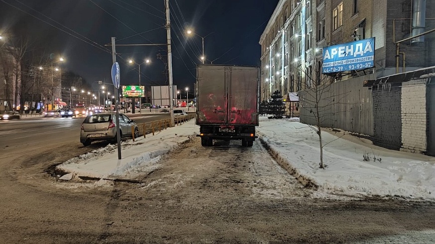 В Саратове и Энгельсе под колесами авто пострадали четыре женщины и ребенок