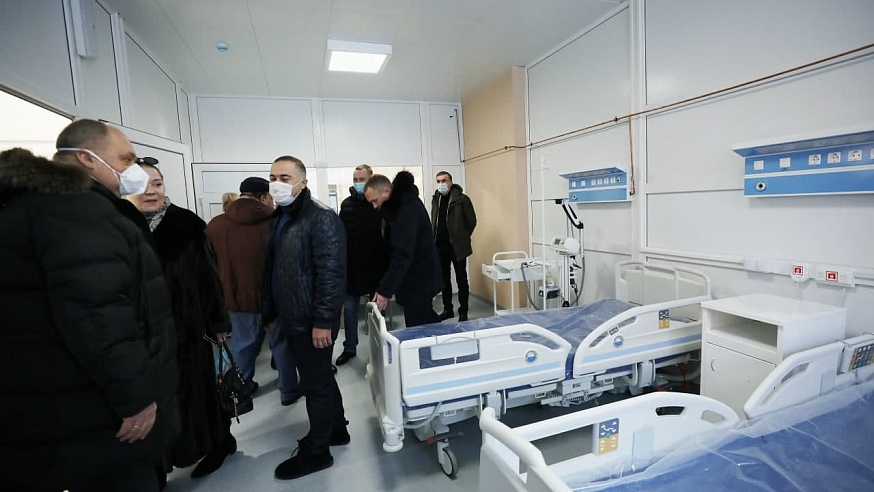 Главные врачи саратовских больниц оценили функционал нового инфекционного центра