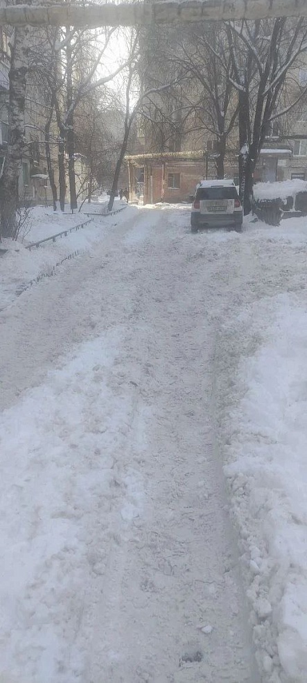 Четыре управляющие компании в Саратове проигнорировали уборку снега