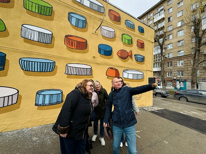 В Саратове визуализировали заботу о Волге через уличное искусство