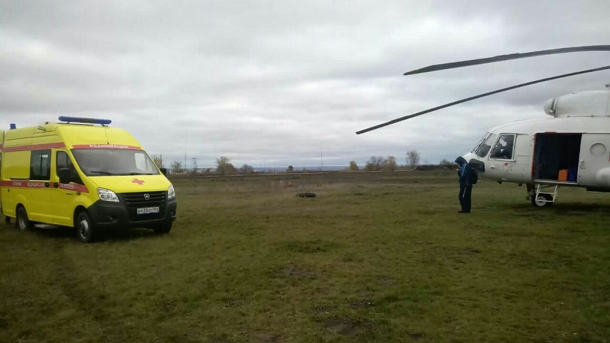В Саратов на борту вертолета доставили женщину с кровотечением