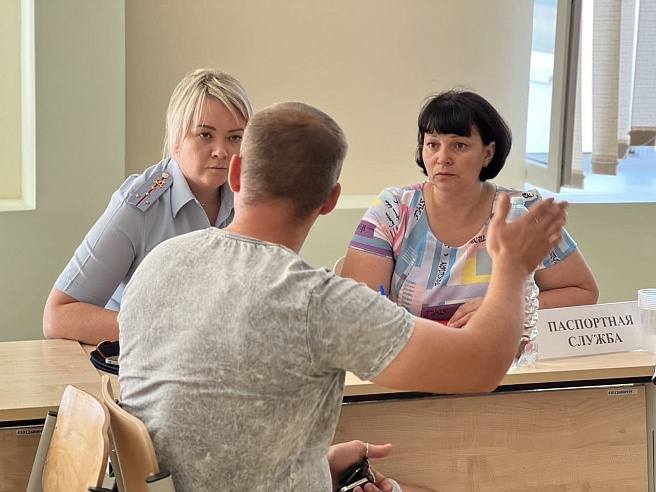 Штаб по восстановлению документов жильцов дома на Блинова работает в школе № 103